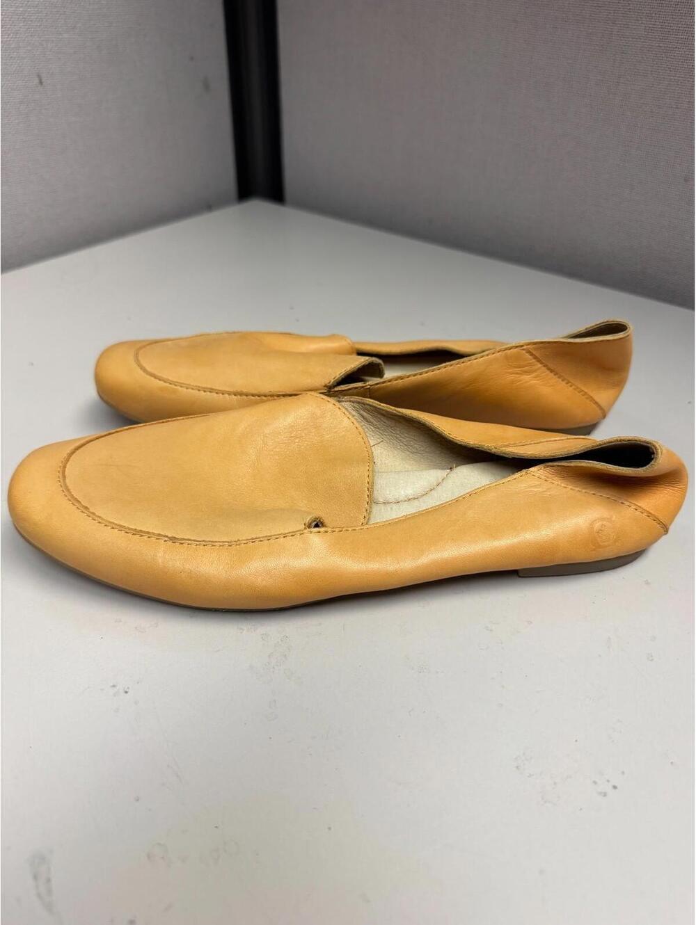 BORN Women's Camel Leather Slip On Mule Size 6